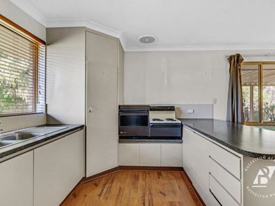 16 Glassby Place, West Busselton WA 6280
