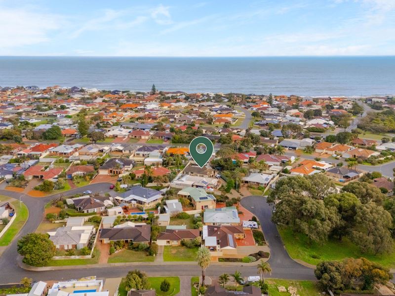 1/4 La Gavas Court, Halls Head WA 6210