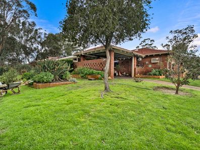 12 Bardfield Way, Gosnells WA 6110