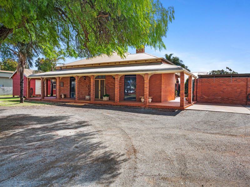 251 Burt Street, Victory Heights WA 6432
