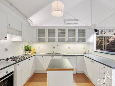 16 Echo Road, Kalamunda WA 6076