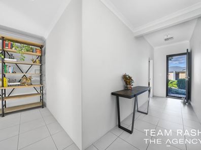 8 Redondo Street, Caversham WA 6055