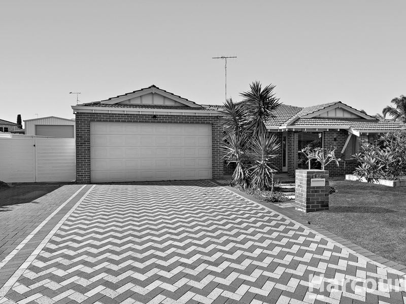 56 Floribunda Avenue, Halls Head WA 6210