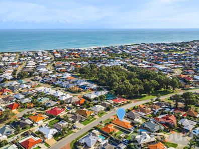 56 Floribunda Avenue, Halls Head WA 6210