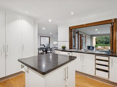 9 Walliabup Way, Bibra Lake WA 6163