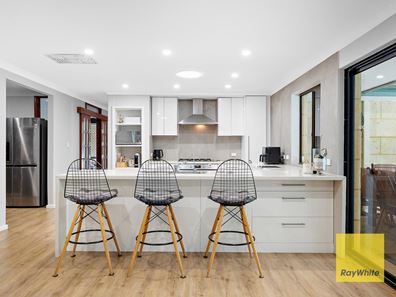 13 Imperial Court, Thornlie WA 6108