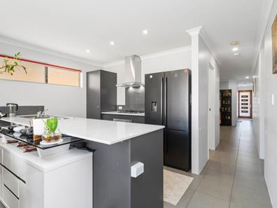 32 Dixon Avenue, Kewdale WA 6105