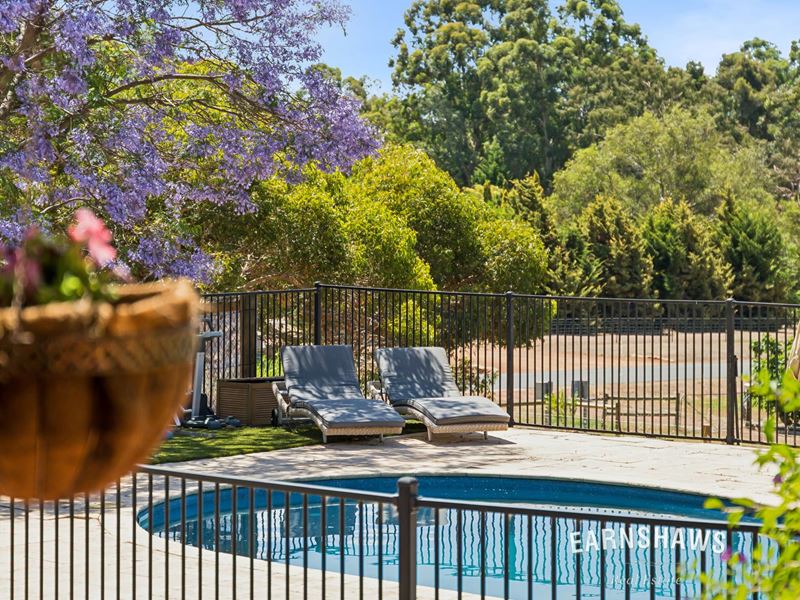 14 Centenary Drive, Gidgegannup WA 6083