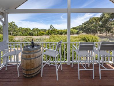 8 Parkfield Close, Quedjinup WA 6281