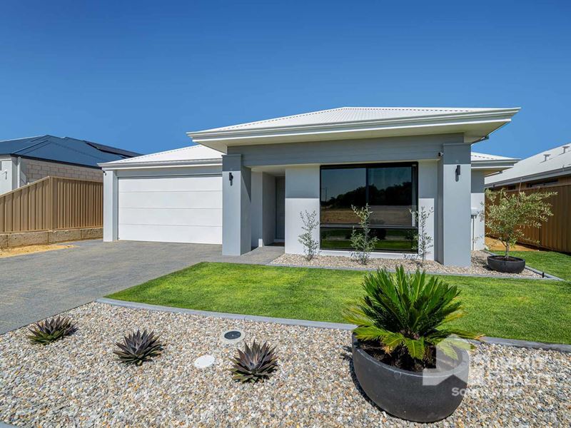 19B Hazelgrove Crescent, Millbridge WA 6232