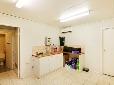 2/23 Mandurah Road, Kwinana Beach WA 6167