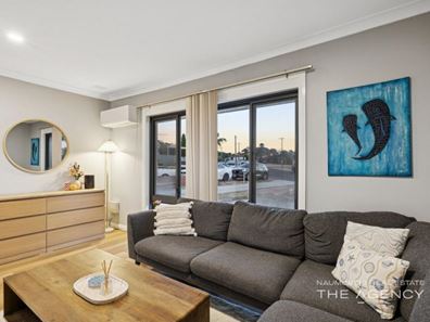 18 Curtis Way, Girrawheen WA 6064