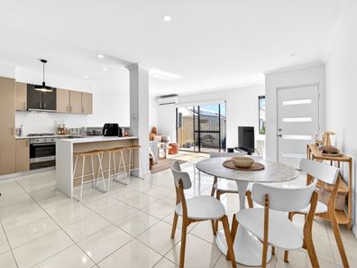 11C Chichester Way, Nollamara WA 6061