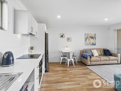 13/2 Delaronde Drive, Success WA 6164
