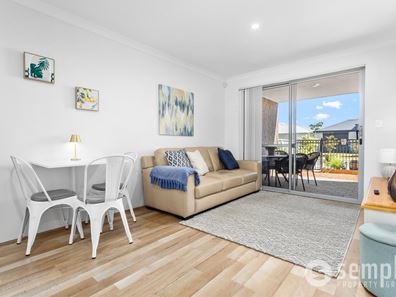13/2 Delaronde Drive, Success WA 6164