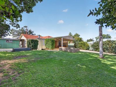 3 Robert Place, Calista WA 6167