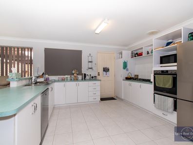 28 Susan Court, Yakamia WA 6330