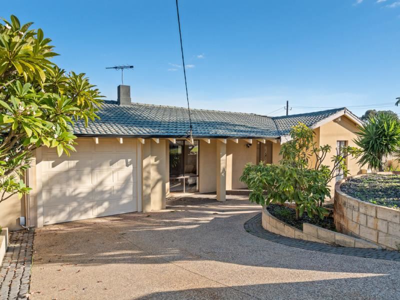 18 Aberfeldy Crescent, Duncraig WA 6023
