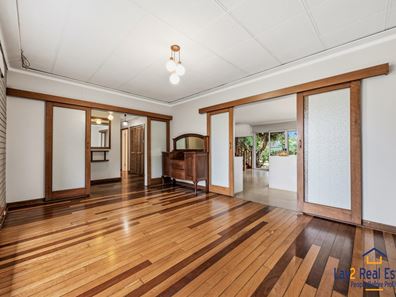 93 River View Avenue, South Guildford WA 6055