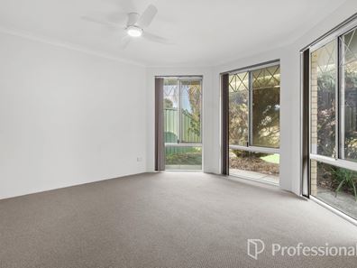 6 Barcroft Court, Atwell WA 6164