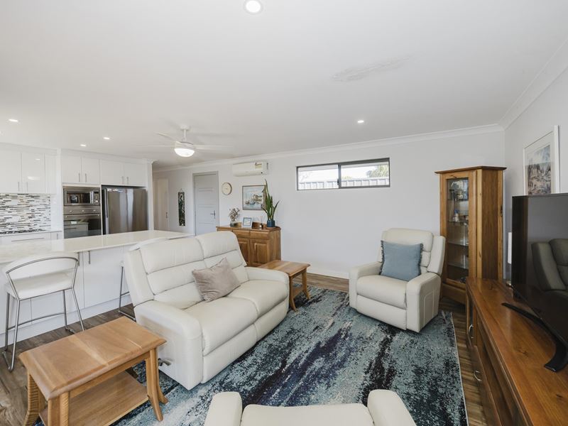 52 FAIRWAY CIRCLE, Connolly WA 6027