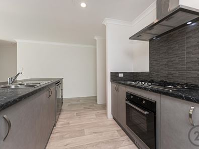 8 Relucent Way, Baldivis WA 6171
