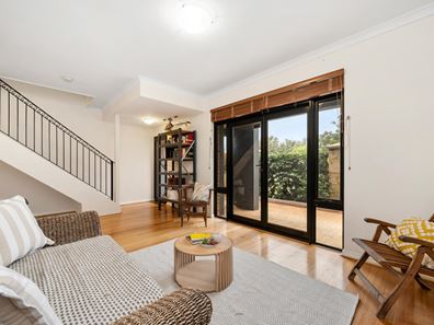 10/9 Healy Road, Hamilton Hill WA 6163
