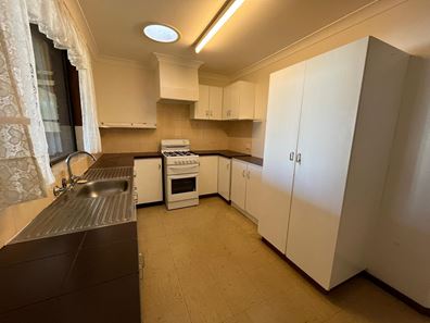 9 Peterwangey Place, Port Denison WA 6525