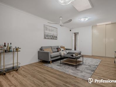 9 Greenwich Court, Kingsley WA 6026