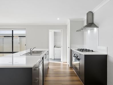 8 Riddell Street, Eglinton WA 6034