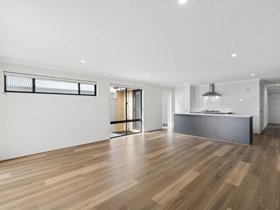 8 Riddell Street, Eglinton WA 6034