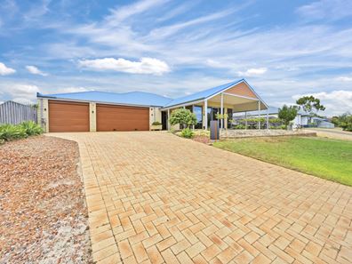 72 Braidwood Drive, Australind WA 6233