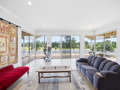 72 Braidwood Drive, Australind WA 6233