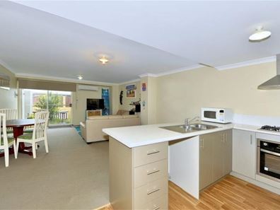 1/18 Cottage Street, Mandurah WA 6210