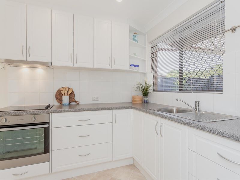 4/58 SAUNDERS STREET, Como