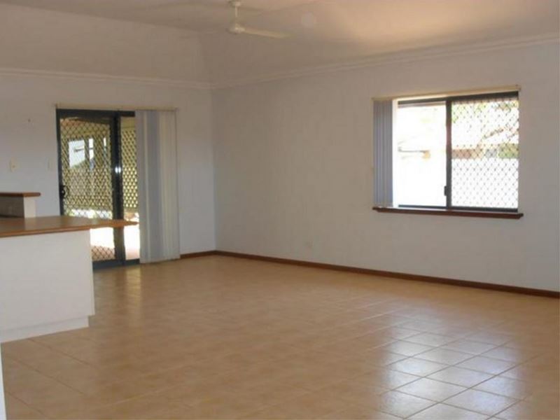 4 Reed Court, Baynton WA 6714