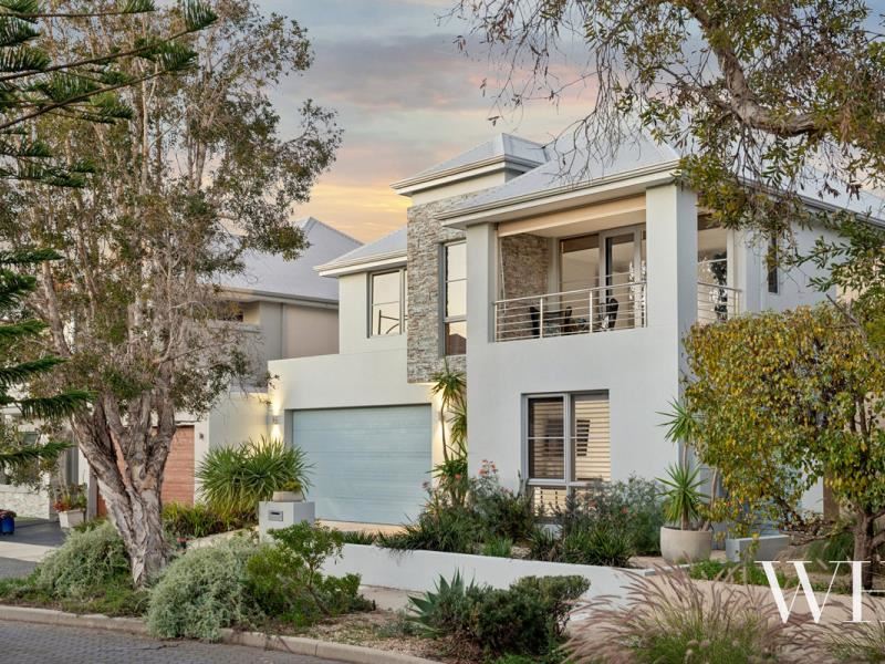 7 Barrow Crescent, North Coogee WA 6163