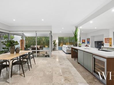 7 Barrow Crescent, North Coogee WA 6163