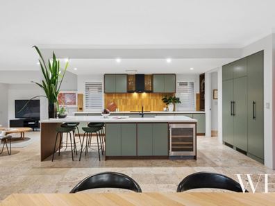 7 Barrow Crescent, North Coogee WA 6163