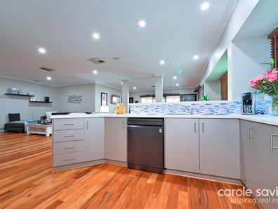 10 Condro Bend, Sinagra WA 6065