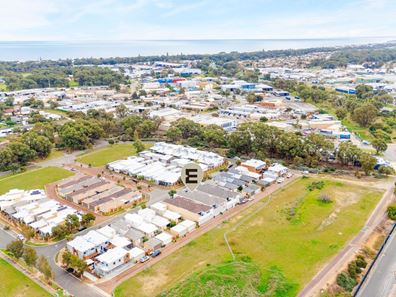 1/16 Cottage Street, Mandurah WA 6210