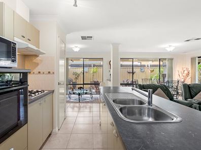 18 Aurora Entrance, High Wycombe WA 6057