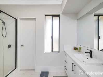 18 Maive Street, Byford WA 6122