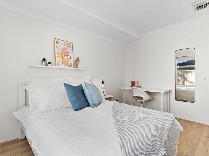 Room/3  17 Limonite Circuit, Forrestfield