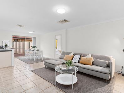 Room/3  17 Limonite Circuit, Forrestfield WA 6058