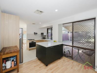 10 Glenbrook Drive, Ballajura WA 6066