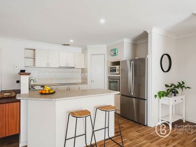 4/2 Glen Eagles Grove, West Busselton WA 6280