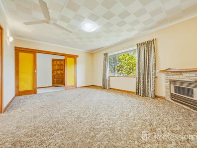 68 Fouracre Street, Waroona WA 6215