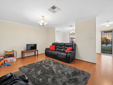 11 Coulteri Nook, Canning Vale WA 6155