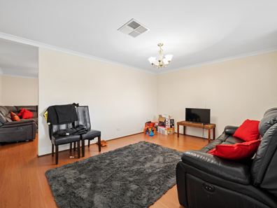 11 Coulteri Nook, Canning Vale WA 6155